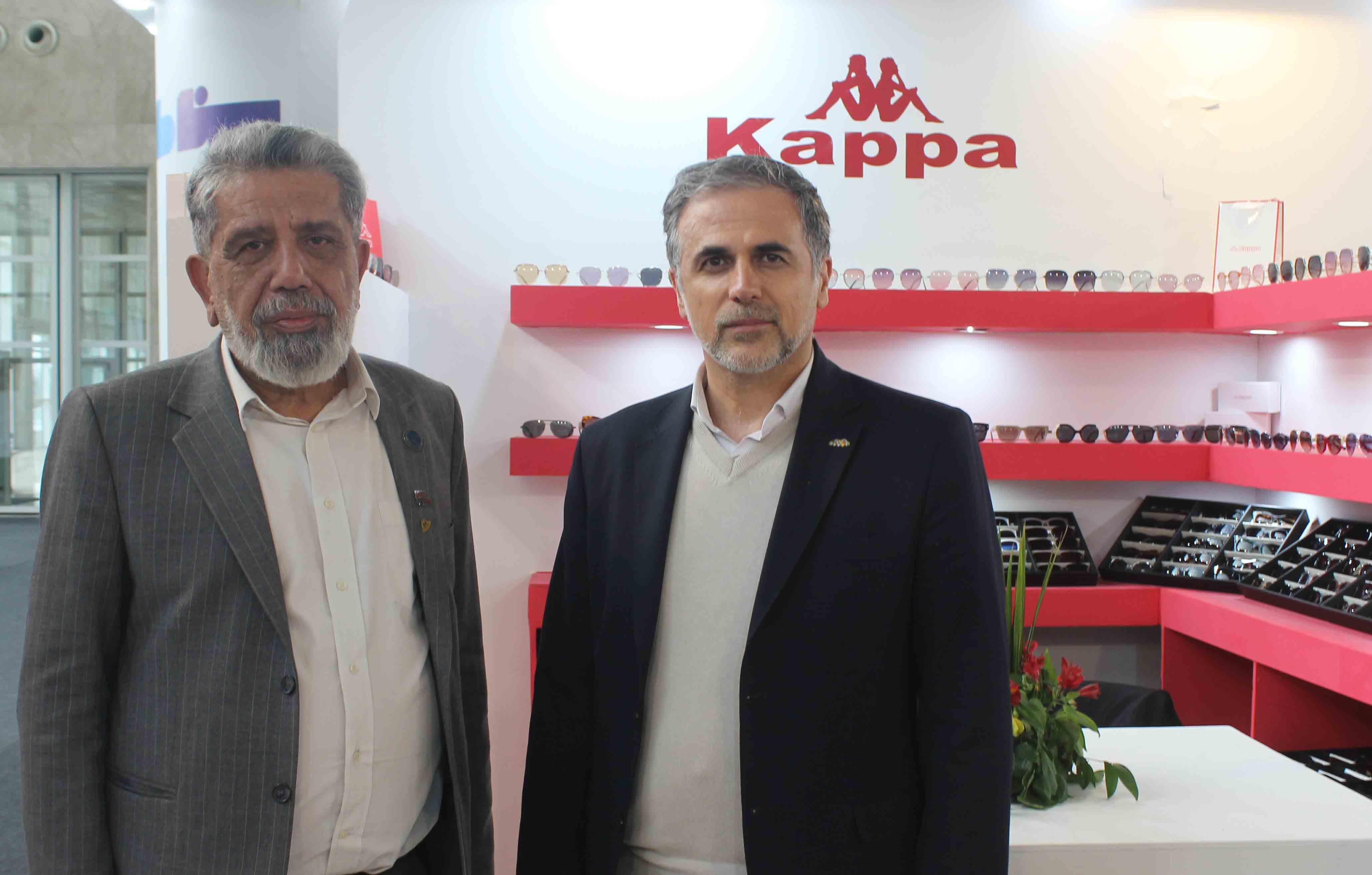 آدرس: تهران، خیابان جمهوری ، بین پل حافظ و سی تیر ،کوچه شاهرخ ، پاساژ بزرگان اپتیک ،طبقه سوم ، واحد 262/ تلفن: 02166751522/ 02166752441/ 02166751520